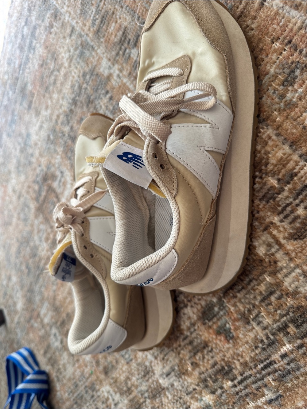 New Balance 237 Sneakers Women’s 7.5 Beige Cream Retro Running Shoe - Picture 5 of 6